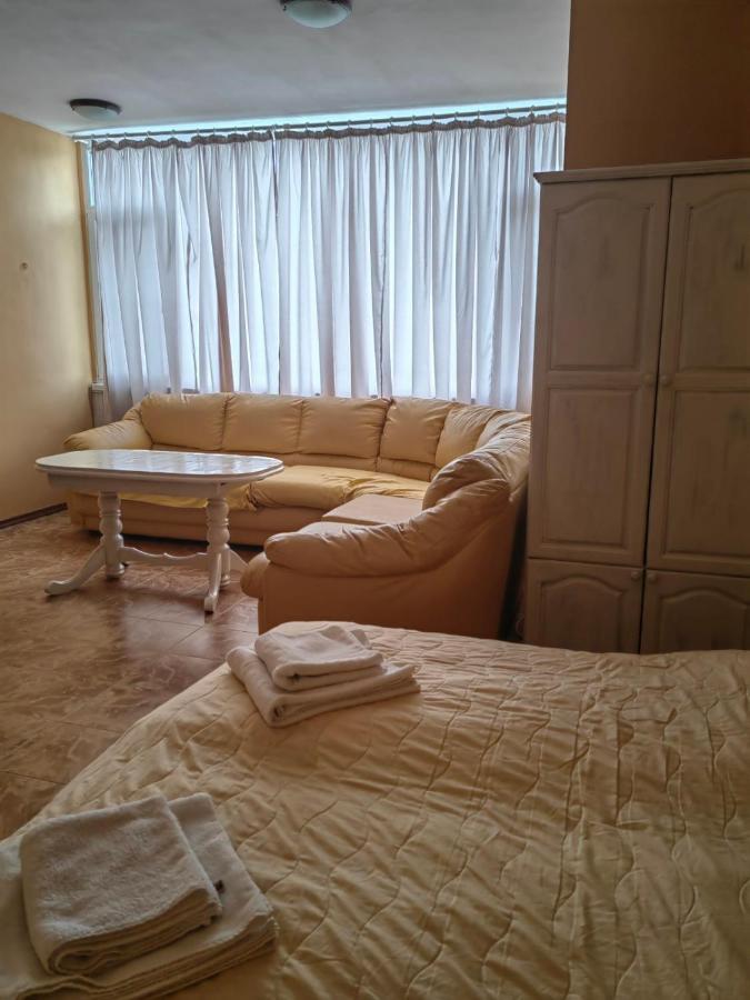 Хотел Тримата Мускетари Varna Exteriör bild