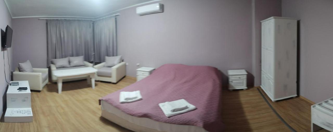 Хотел Тримата Мускетари Varna Exteriör bild